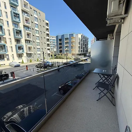 Апартаменты 106 B1 Almar Luxury Residence-renting & Free Pool Нэводари